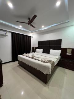 Sportsman Beach Hotel - 6