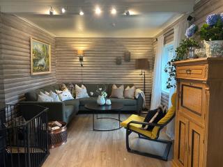 Mikkelsby house by Altafjord - Alta - 9