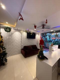 Sportsman Beach Hotel - 5