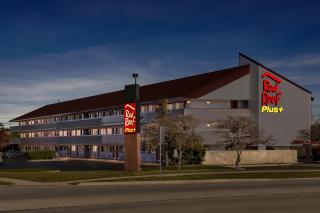 Red Roof PLUS Chicago - Hoffman Estates - 5