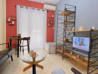 Tobacco Warehouse Apartment - City Center Gem - 5