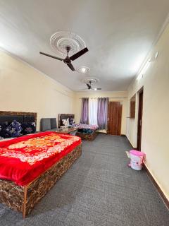 Raj Hotel and Restaurant - 3