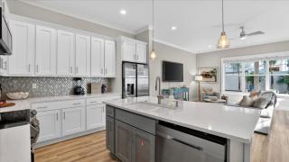 Modern Beach Townhome, One Block to the Sand - 5