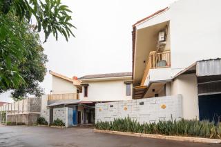 Rehat at Wahidin Guest House - 9