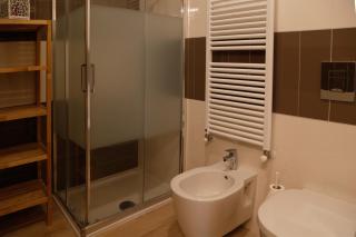 ampio appartamento con giardino e box - 6