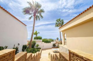 Spacious Villa Victoria Heated Pool - 7