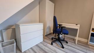 Beautiful Rooms Near Birminngham City Airport - 1