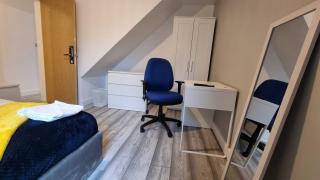 Beautiful Rooms Near Birminngham City Airport - Birmingham - 7