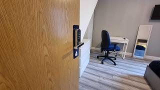 Beautiful Rooms Near Birminngham City Airport - Birmingham - 4