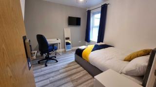Beautiful Rooms Near Birminngham City Airport - Birmingham - 3
