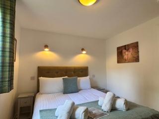 Bracken Lodge 8 with Hot Tub - 2