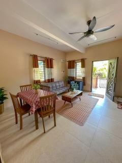 Cozy Little Retreat Walking Distance to Sg Rening - 4