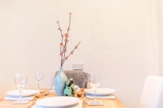 Peaceful bedrooms-Family -Free Parking-Fast WiFi-Sleeps 5 - 1