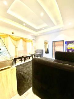 Views Apartment and Restaurant - 1