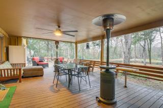 Private and Spacious Lakefront Home in Memphis! - 9