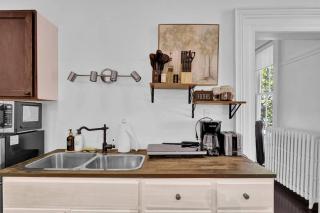 Spacious 1 bed 1 bath Apt Close to Downtown and Beach - 7