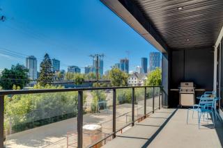 Cozy 3BR unit with Arcade in the heart of Calgary - 6