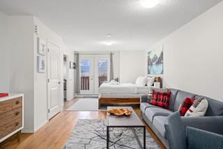 Charming Condo In The Heart Of Canmore - 1