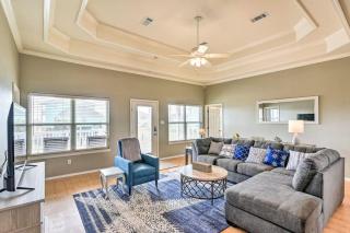 Beach House with Fire Pit Hangout and pet Friendly - 9