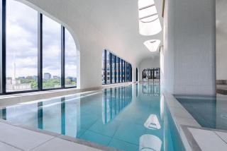 Luxe City Family Suite with Heated Pool Gym - 7