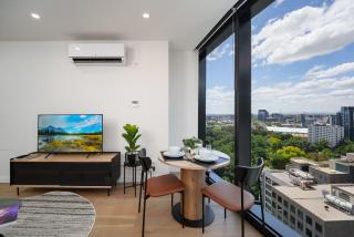 Luxe City Family Suite with Heated Pool Gym - 1