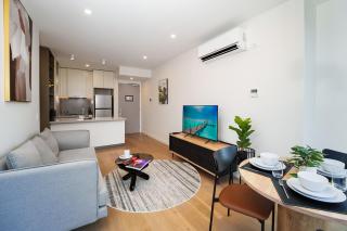 Luxe City Family Suite with Heated Pool Gym - 7