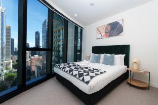 Premium Park View Suite with Pool Gym Sauna - 3