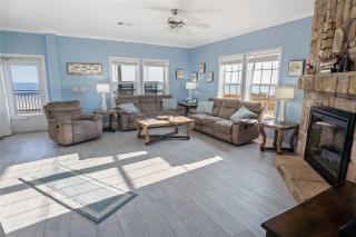 Beachfront Home with Huge Deck - 9