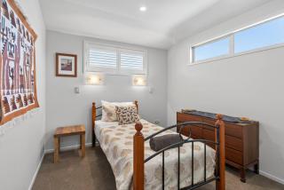 Tees and Seas Omanu Beach - 3