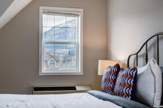 Cozy and Stylish Stay in Mountain View Condo - 9