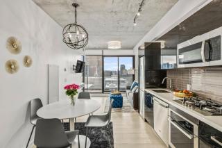 Spacious and Stylish Modern Condo in Calgary - 9