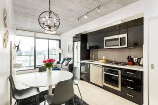 Spacious and Stylish Modern Condo in Calgary - 5