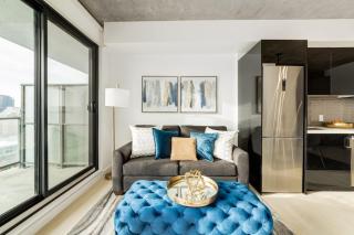 Spacious and Stylish Modern Condo in Calgary - 4