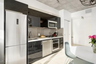 Spacious and Stylish Modern Condo in Calgary - 2