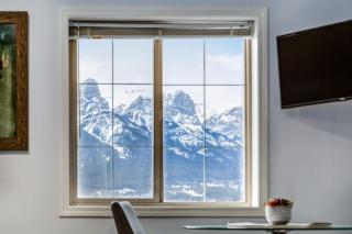 Cozy Mountain View Condo Close to DT Canmore - 0