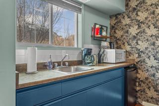 Charming and Stylish renovated Condo near Banff - 1