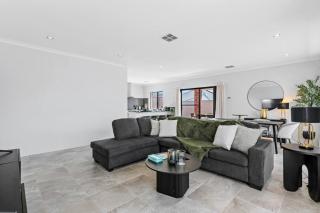 The Sunlit Expansive Hideaway - 0