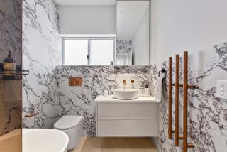 Top Floor Coastal Chic in Maroubra - Sydney - 1