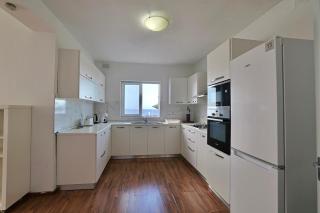 Seafront Escape with Pool Access - 8