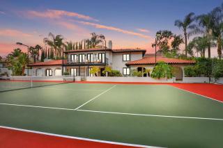Sherman Oaks Tennis Estate with Pool + Spa - 8