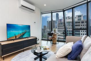 CBD Premium Park View Suite with Pool Gym Sauna - 8