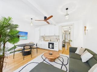 Bright 2BR w/ Office Space – Alfama Charm | By Airnest - 6