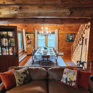 Authentic Log Cabin Short walk to Lake & Hideout - 3