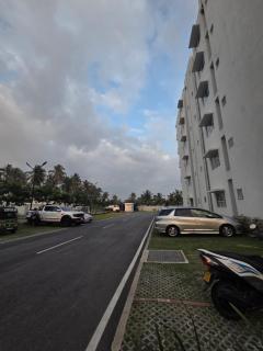 Santorini Resort Appartment Airport Haven with Skyline View - 3