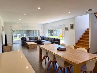 Spacious Coastal Retreat 400m to the Beach - 1