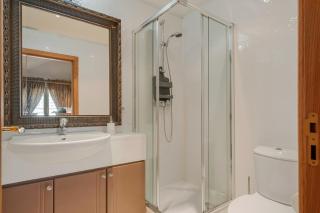 Cliff View Apartment - By Wehost - 1