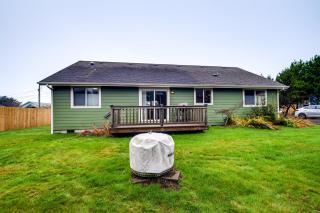 Less Than 2 Blocks to Beach! Pet-Friendly Home in Moclips - 8