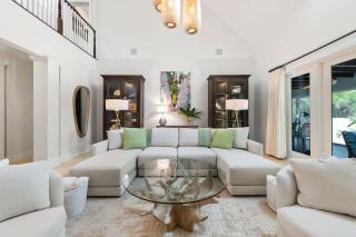 Mahogany Breezes Luxury Villa - 9