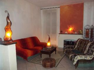 Belle maison de 1800 au centre de Bourg - 1