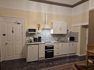 Appletorre House Holiday Flats - Pet Friendly by arrangement and Private Parking - 8